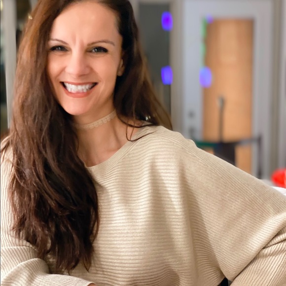 Meet your Posher, Allegra - Picture 2 of 14